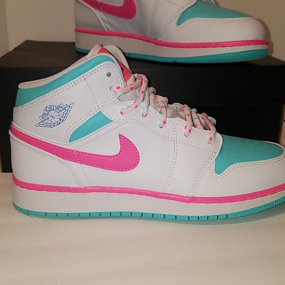 Air Jordan 1 Mid